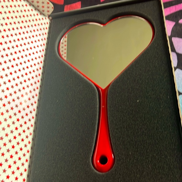✨🆕RARE!Trixie Cosmetics x Katya Red Handheld Heart Mirror!BNIB!NEVER USED!RARE!✨ - Picture 3 of 14